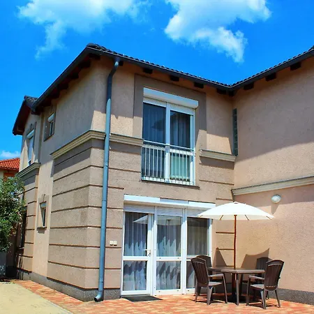 Iris Vendeghaz Hajdúszoboszló